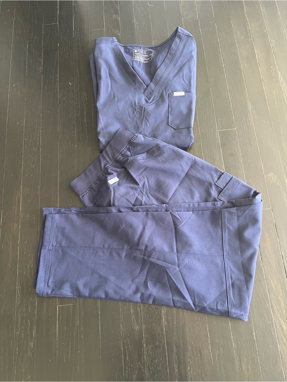Figs women’s Navy Jogger-Style Scrub Pants